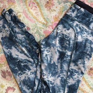 Lululemon Speed Tight III Luxtreme Blue Tie Dye Legging